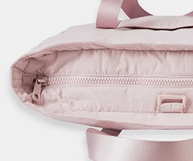 Features of Cowhide Bag
